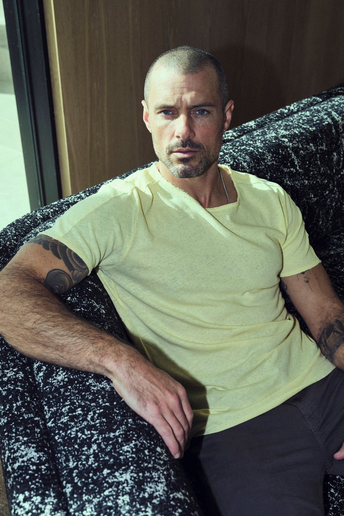 Men's Cotton Linen Patch Sleeve Tee