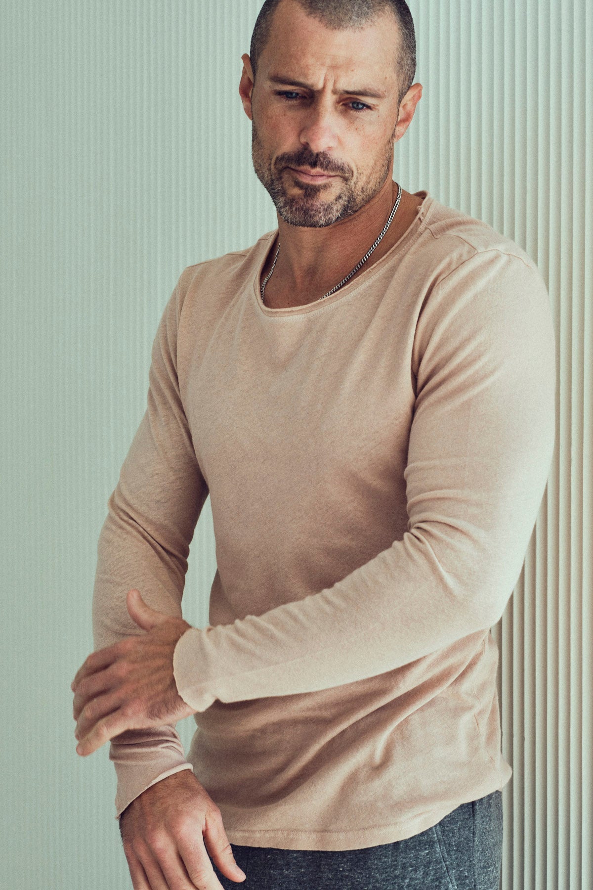 Men's Wallace Raw Neck Cotton Linen Long Sleeve Crew Tee